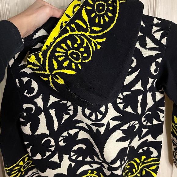 Patterned Hoodie - Picture 3 of 5